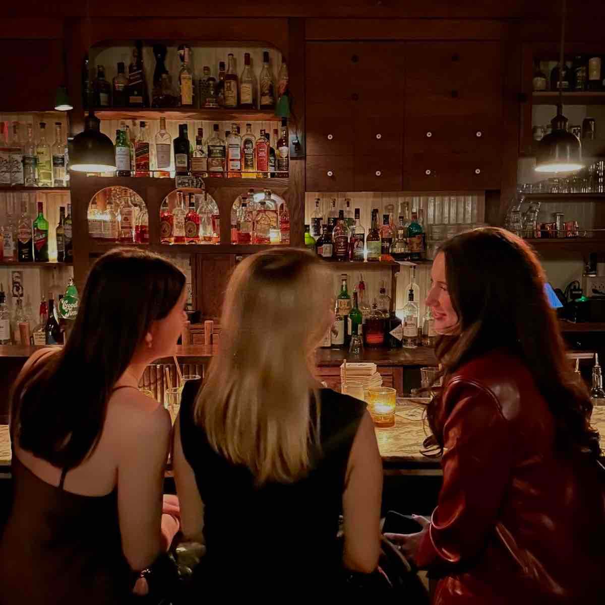 Cozy Girlie Evening- Speed Friending Edition🍸💅
